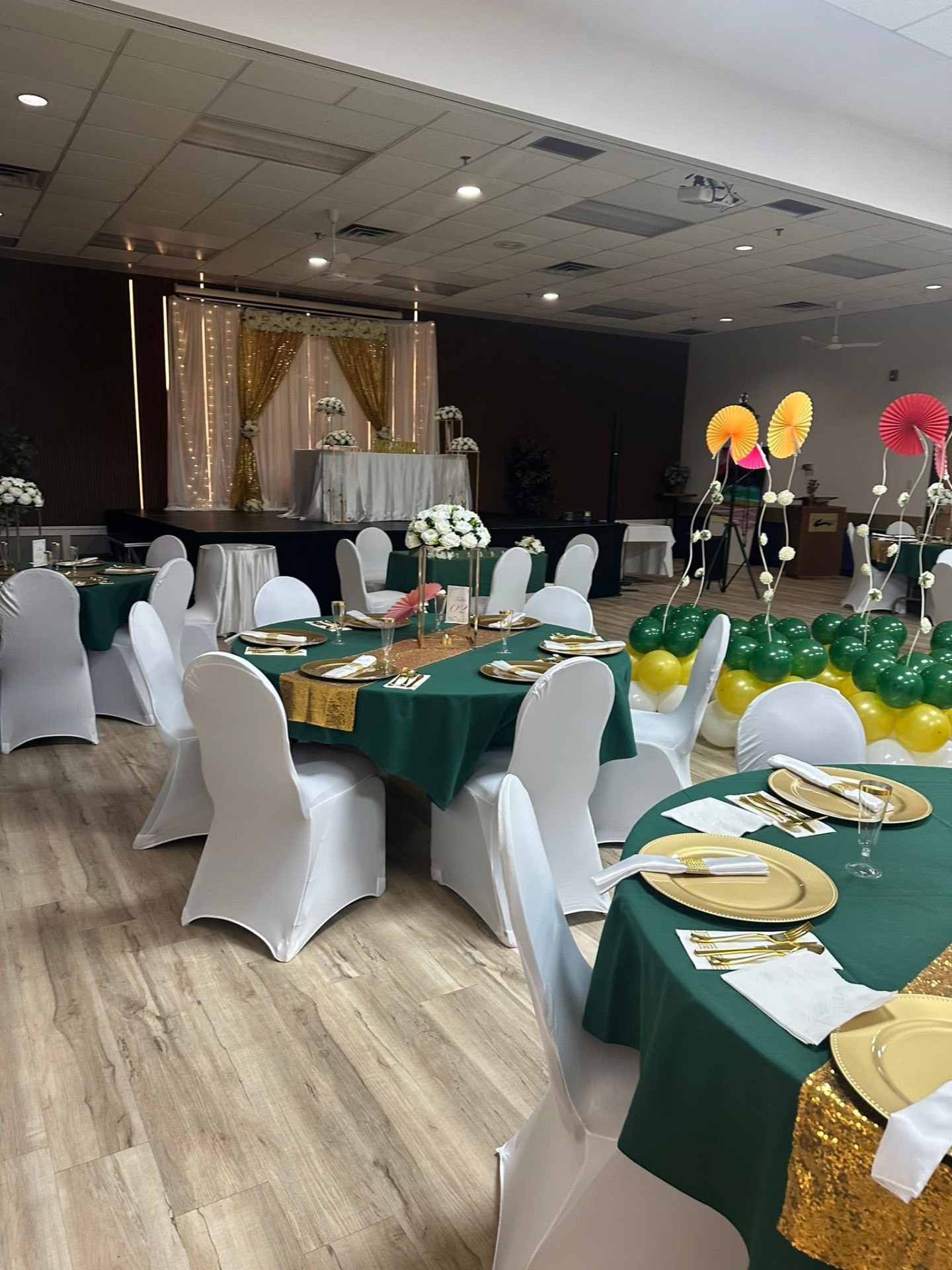 Banquet & Stage